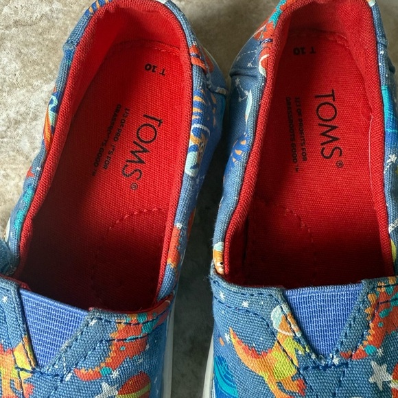 TOMS Kids Blue Space Dinosaur Sneakers - Picture 2 of 5